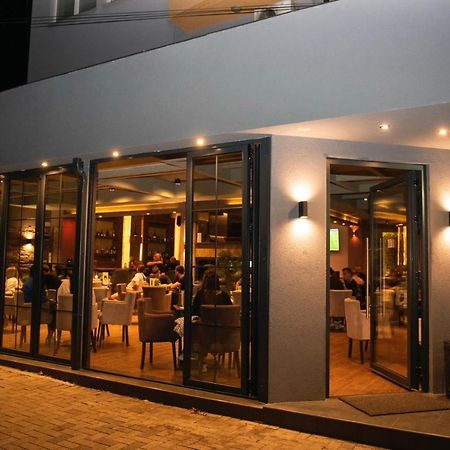 Griffon Bar Food Apartments Struga Exteriér fotografie