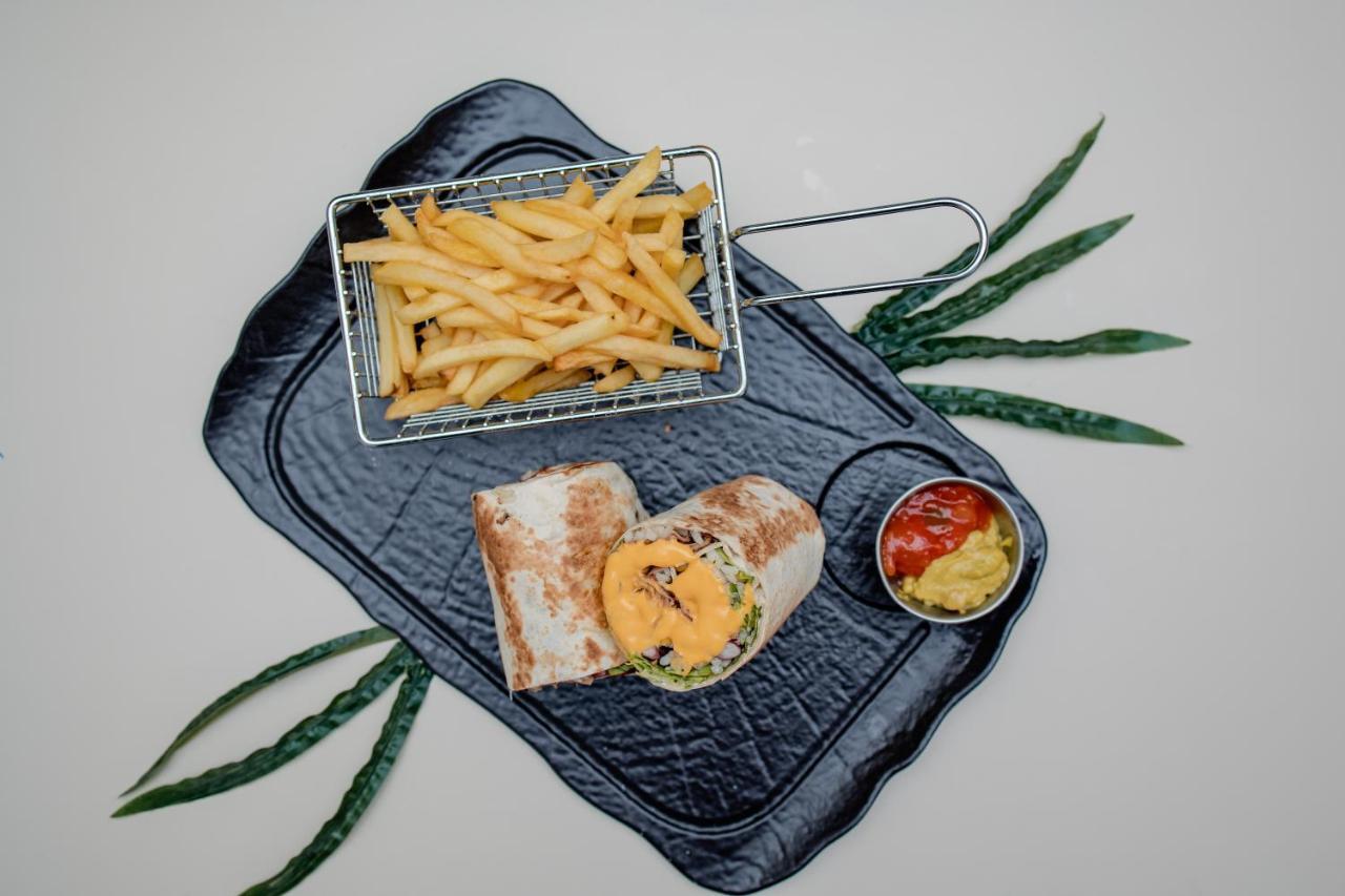 Griffon Bar Food Apartments Struga Exteriér fotografie